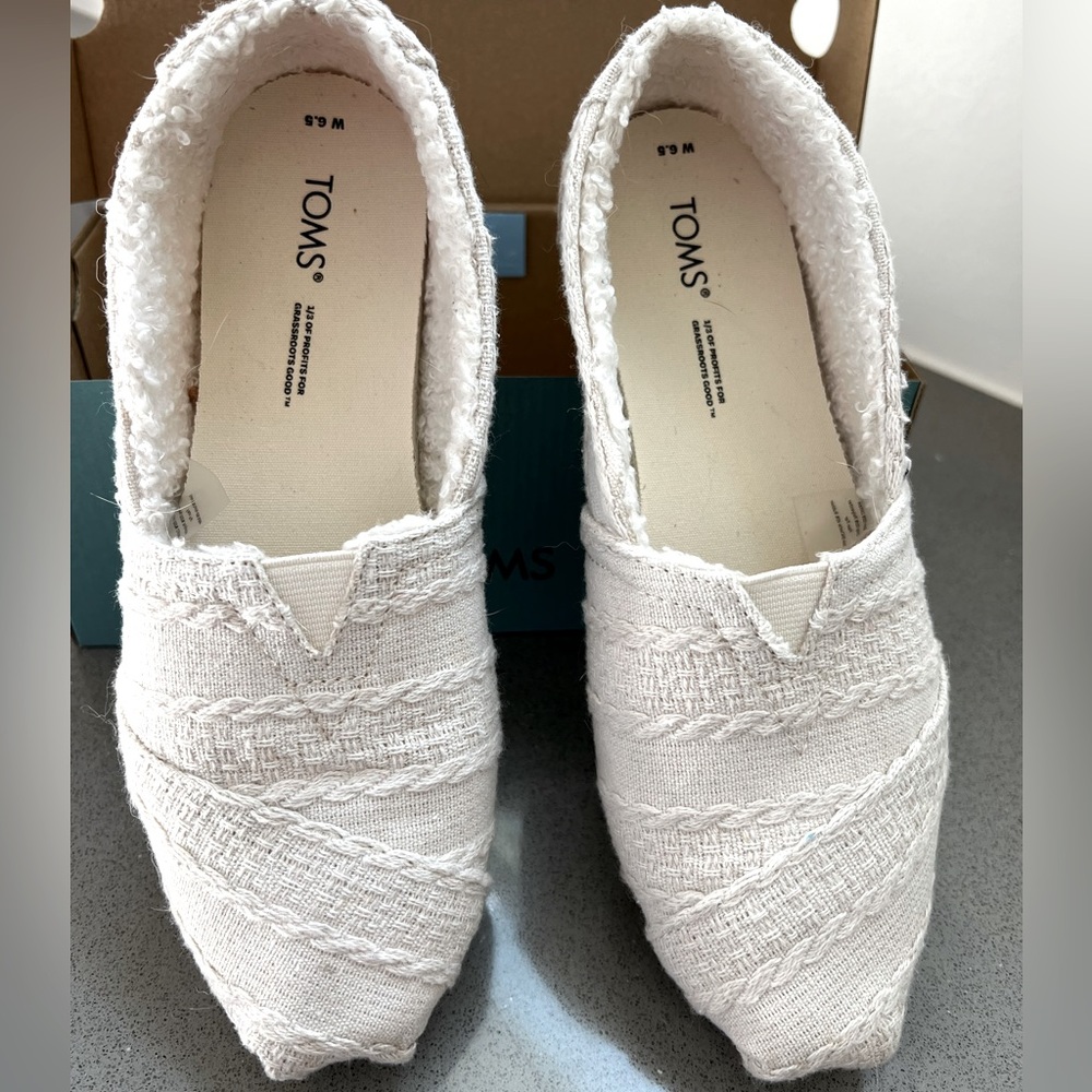 BNIB Toms Alpargata 6.5